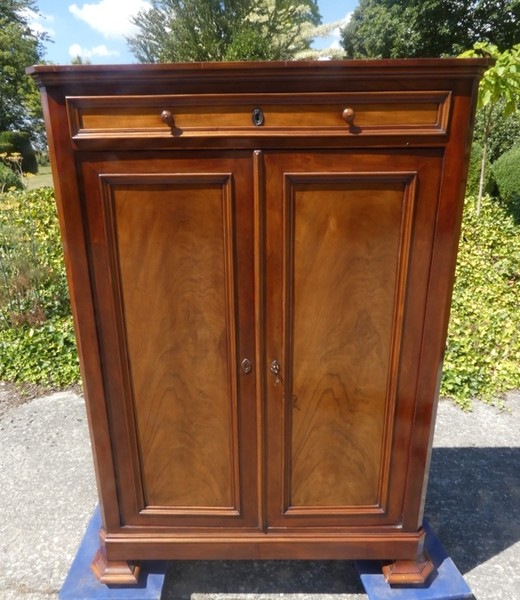 A 8529 - Louis Philippe 19th century 2 doors Cabinet