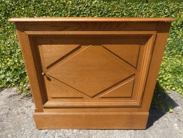 A 8530 - Cabinet one door 1900 oak
