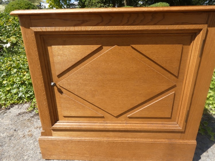 A 8530 - Cabinet one door 1900 oak