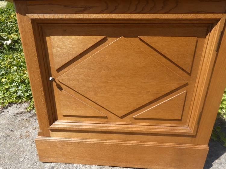 A 8530 - Cabinet one door 1900 oak