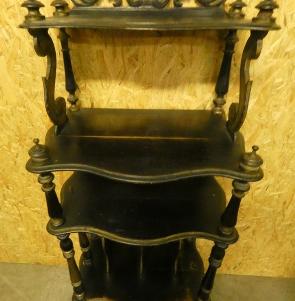 A 8542 - Napoleon III music stand