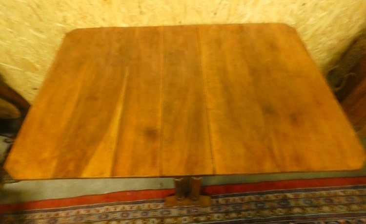 A 8552 - Flaptable Mahogany 19th century