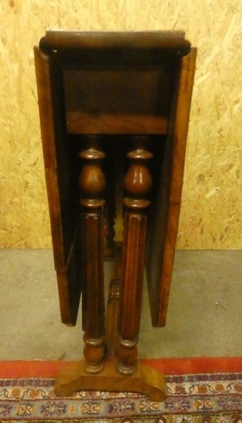 A 8552 - Flaptable Mahogany 19th century