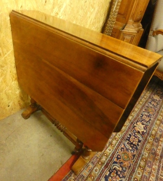 A 8552 - Flaptable Mahogany 19th century