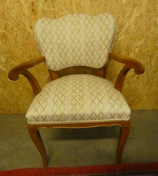 A 8554 - Armchair 1900