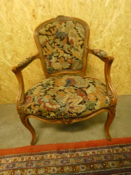 A 8557 - Needlepoint armchair Louis XV