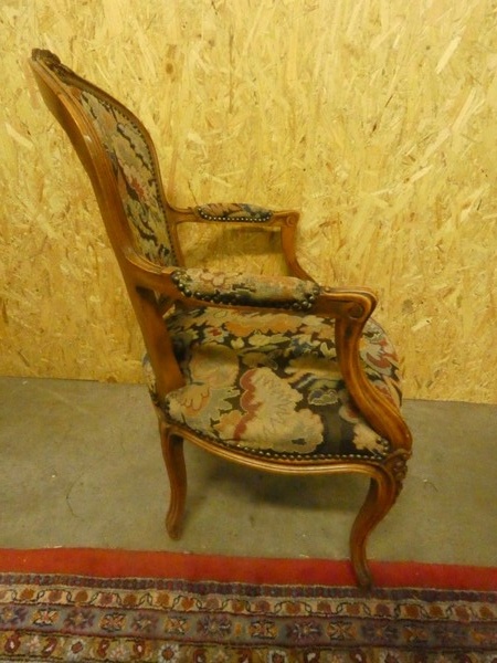 A 8557 - Needlepoint armchair Louis XV