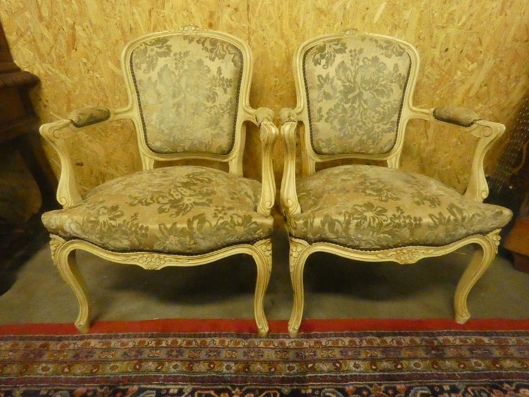 A 8558 - Pair Louis XV armchairs patined