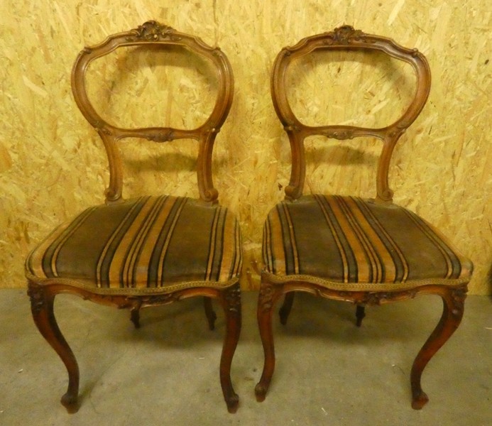 A 8562 - Louis XV 1900 Walnut chairs