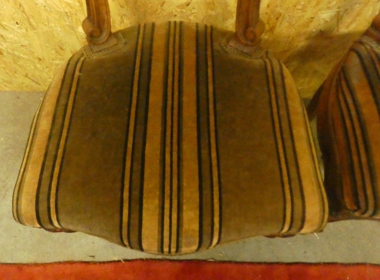 A 8562 - Louis XV 1900 Walnut chairs