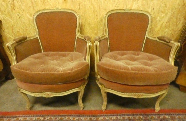 A 8568 - Pair Chauffeuses Louis XV patined