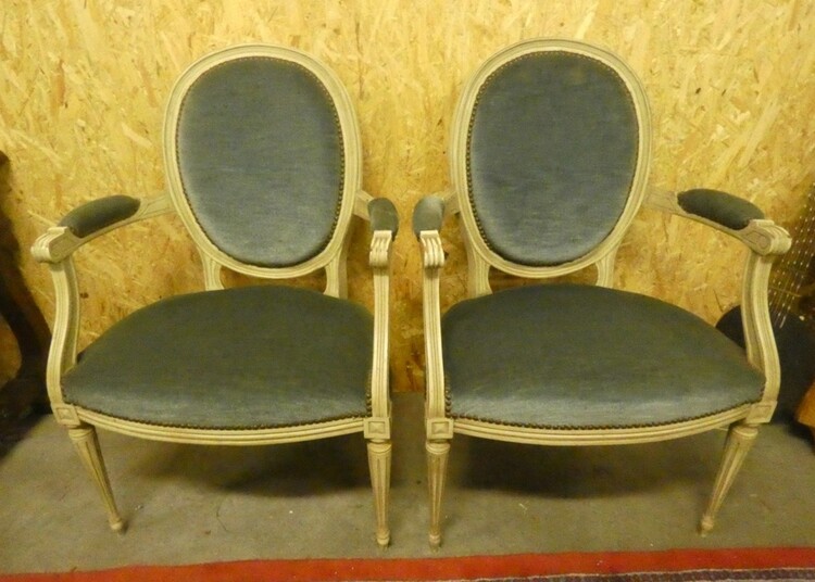 A 8574 - Pair Louis XVI armchairs