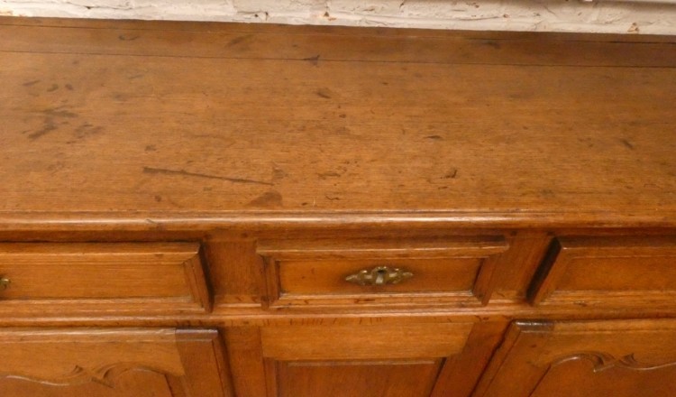 B 2338 - Dresse 1800 2 doors 3 drawers