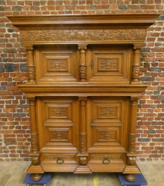 C 814 - Big Renaissance Cabinet oak
