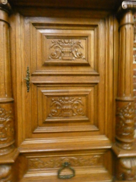 C 814 - Big Renaissance Cabinet oak