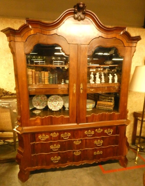 C 834 - Dutch Cabinet