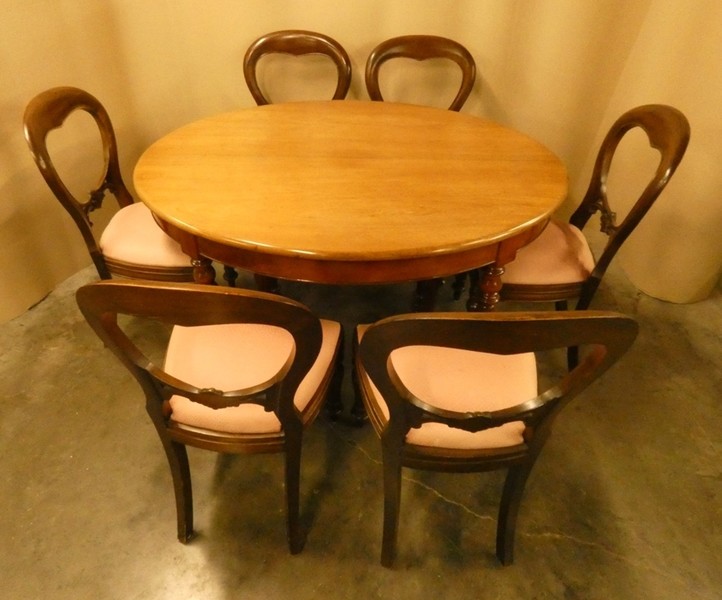 C 838 - Table Louis Philippe + 6 chairs