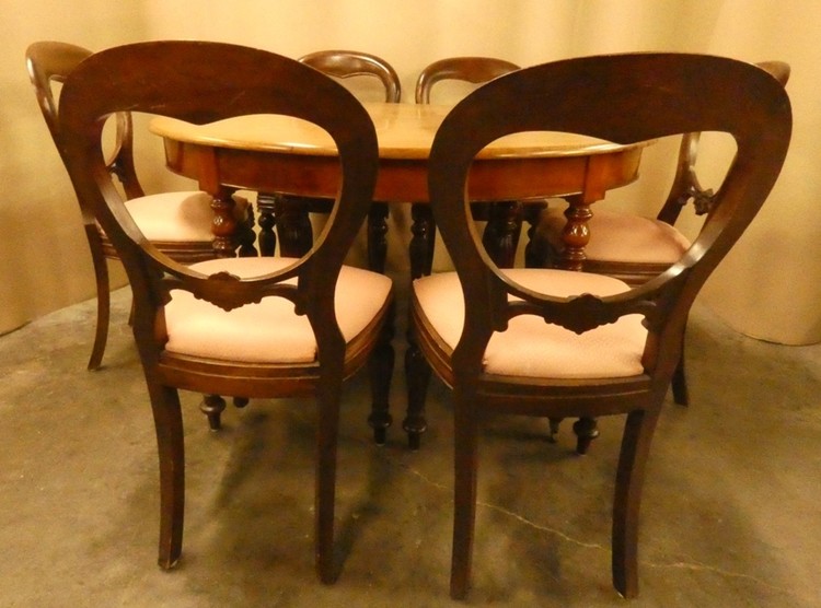 C 838 - Table Louis Philippe + 6 chairs