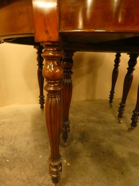 C 838 - Table Louis Philippe + 6 chairs