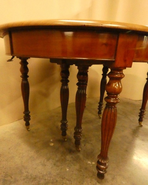 C 838 - Table Louis Philippe + 6 chairs