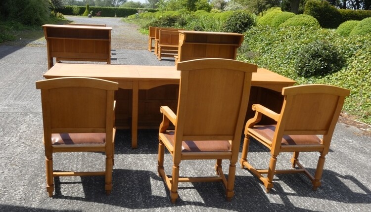 D 387 Court Set 7 benches Juge Chair Counter 2 loyers benches 2 chairs