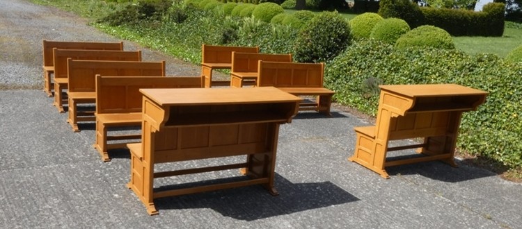 D 387 - Court Set 7 benches Juge Chair Counter 2 loyers benches 2 chairs