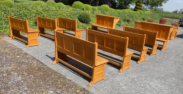 D 387 Court Set 7 benches Juge Chair Counter 2 loyers benches 2 chairs